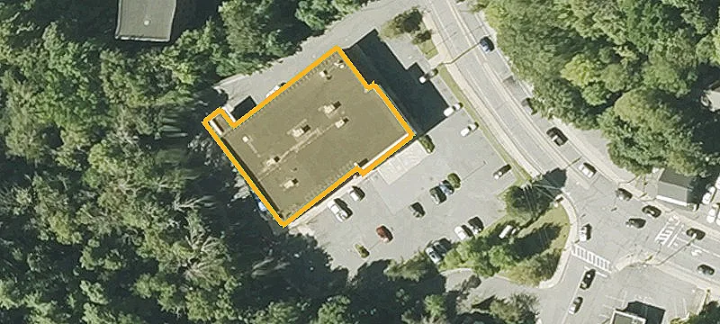 1653 Main St