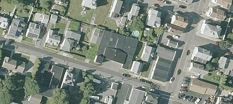 13 Edward St