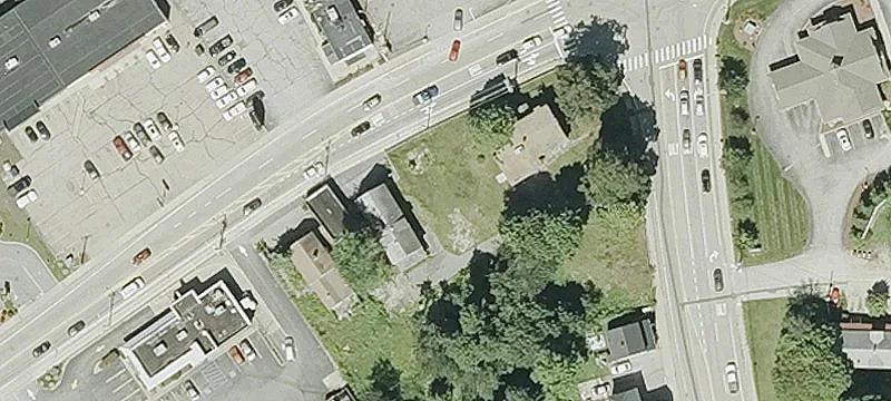132 Main St