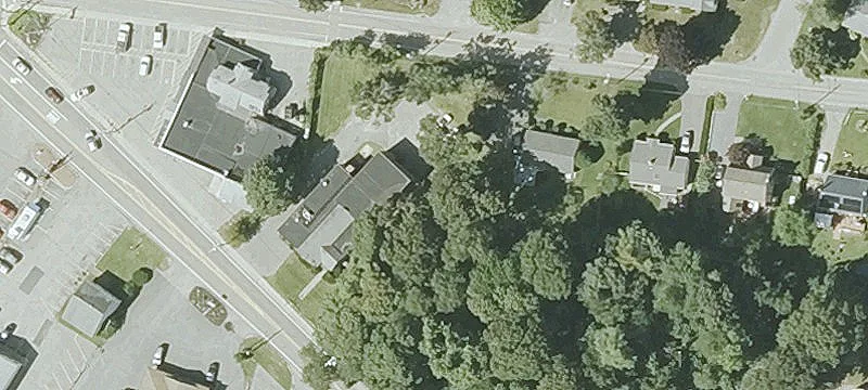 2 Bartlett Ave