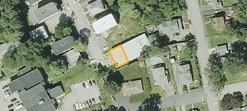 17 Deslauriers Ave