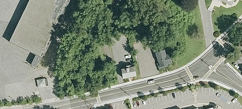 32 School St