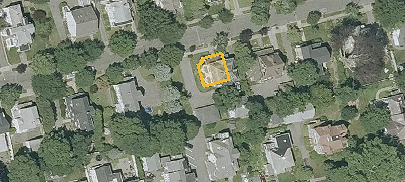 24 Yale Ave