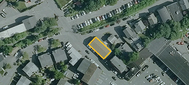 27 Bessom St