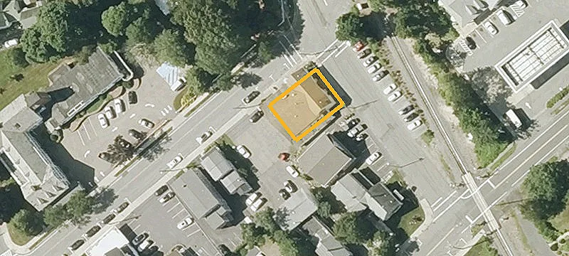 6 Railroad Ave