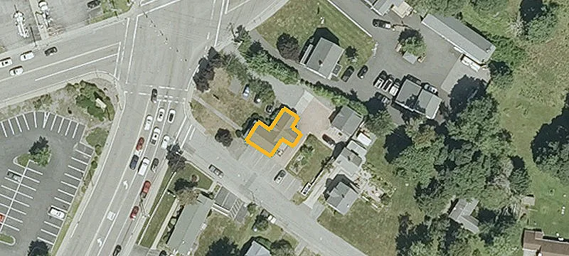 666 Newport Ave