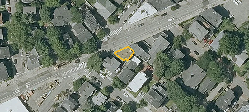 100 Riv St