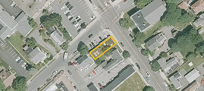 33 High St