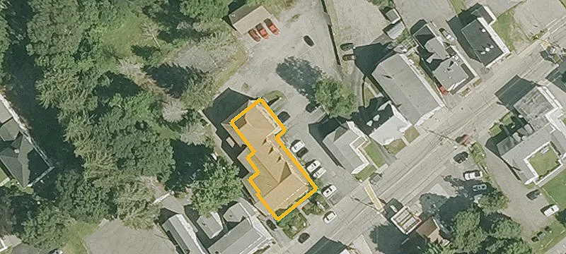 306 Main St