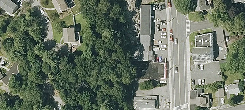 1285 Main St