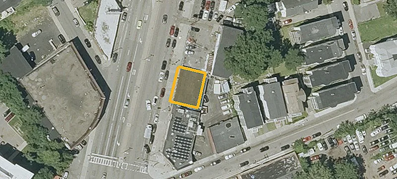 858-860A Blue Hl Ave