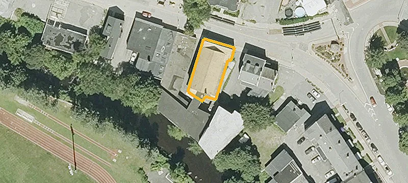 962 Main St
