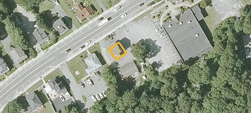 196 Main St