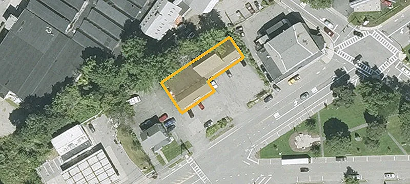 476 King St
