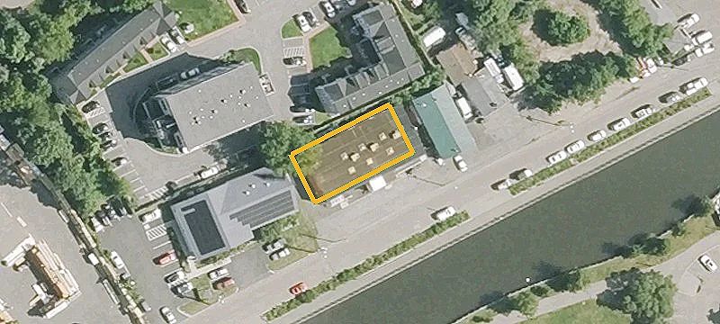 18 Commercial St