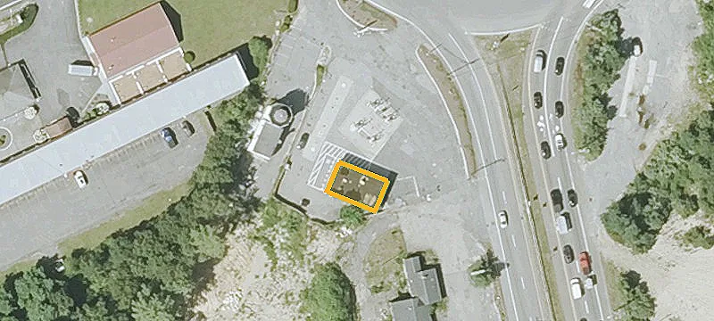 4 Macarthur Blvd
