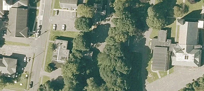 498 Main St