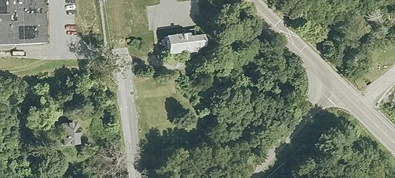 10 Maple St