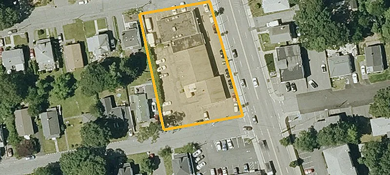 1102 Main St