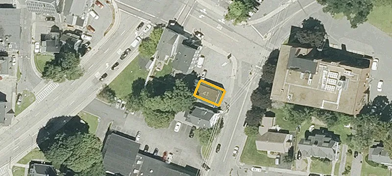 24 Main St
