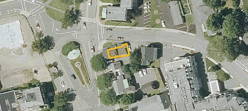 306 Main St