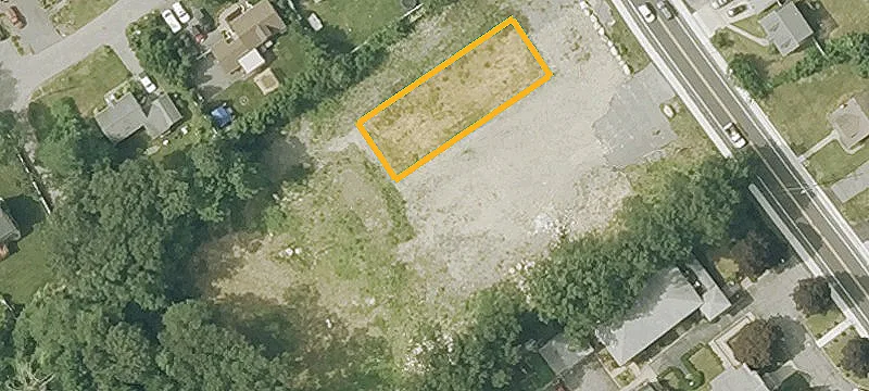 1325 Main St