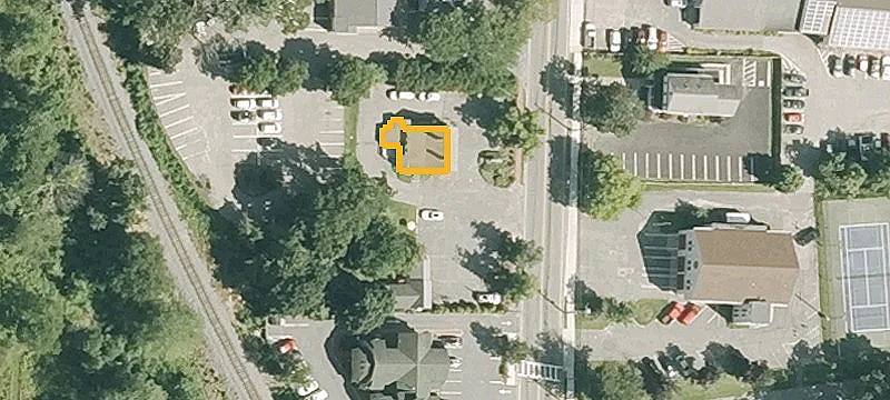 27 Main St