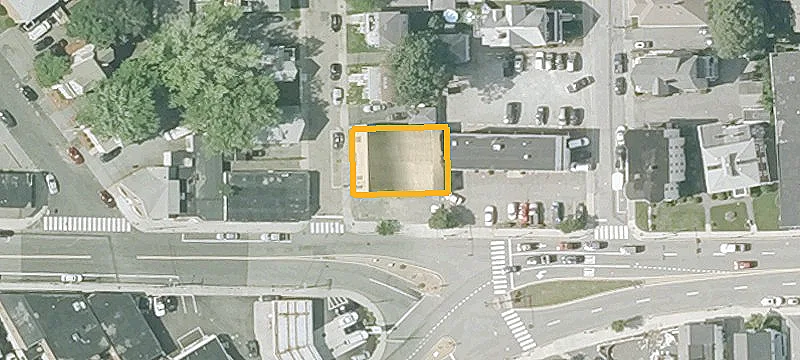 955 Main St