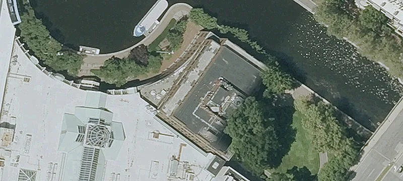 10 Canal Park