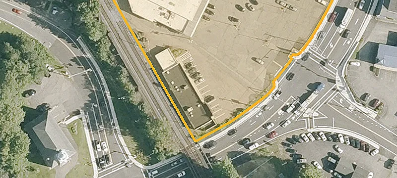 18 Railroad Sq