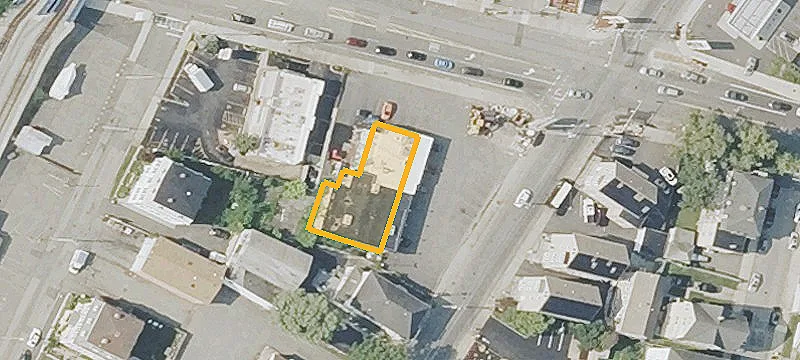 1040 Main St