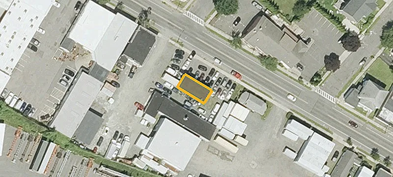 758 Un St