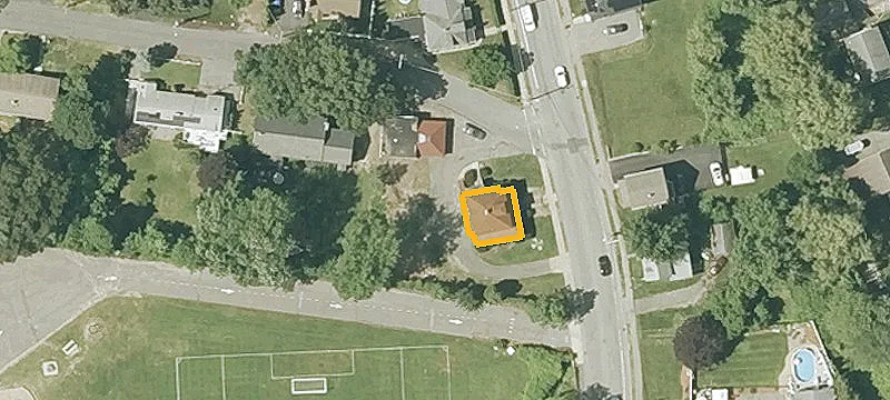 982nd Main St