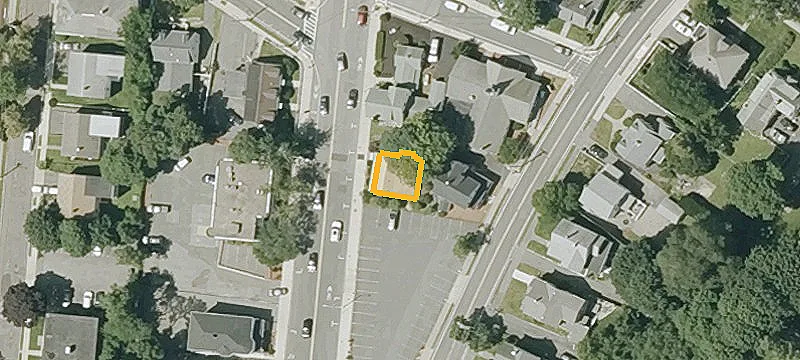 833 Main St