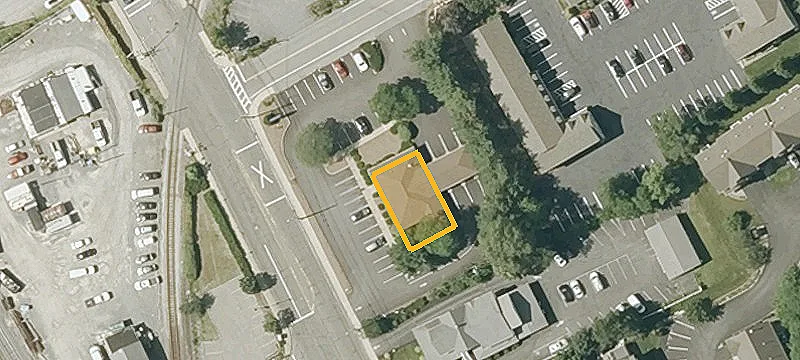 370 Main St