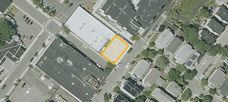38 Cross E St