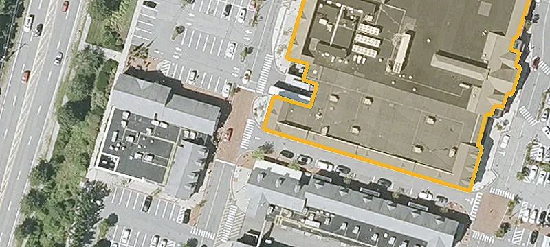 11 Commercial St