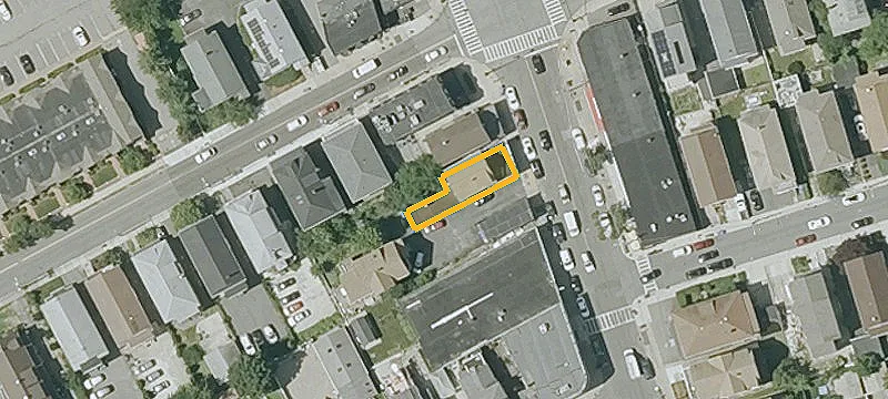 387 Main St