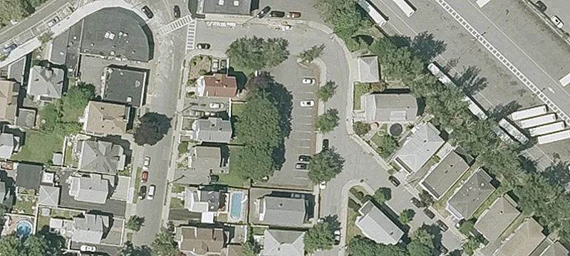 Yeomans Ave