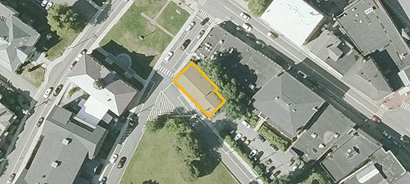 4 Russell St