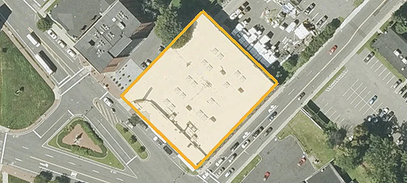 2273 Main St