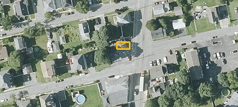 400th Main St