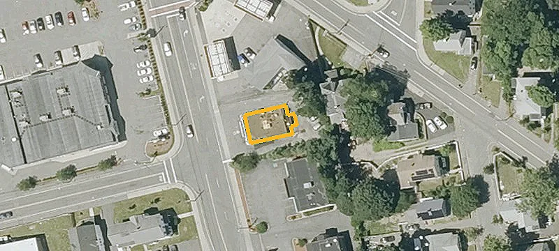 1270 Main St