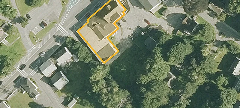 27 Main St