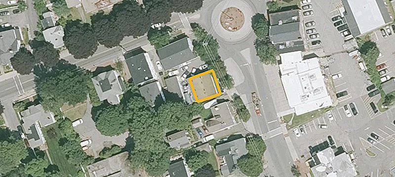 24 School St