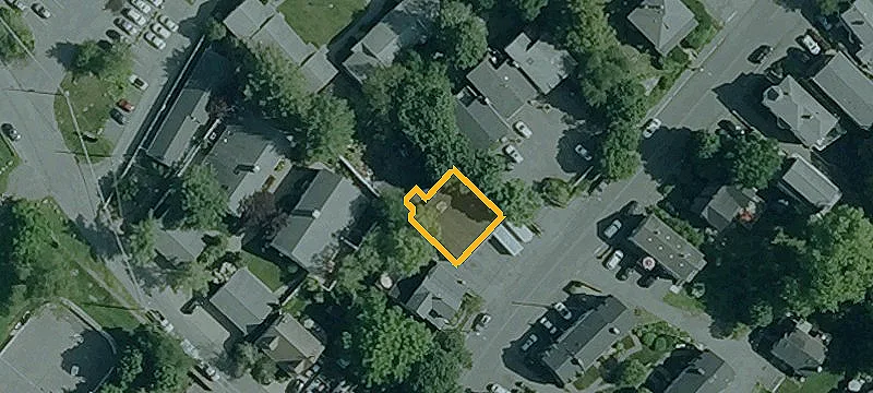 14 Pond St