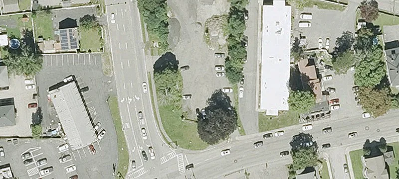 1404 Main St