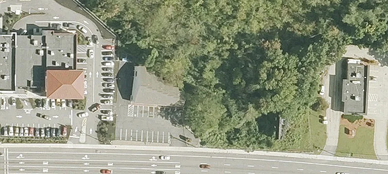 135 Tpke Rd