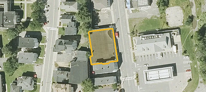 123 Main St