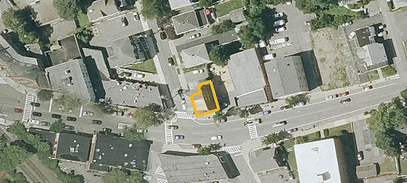 437 High St